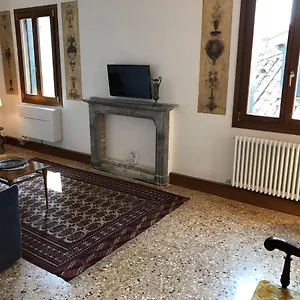 https://casa-regini-venezia.hotelinveneto.com